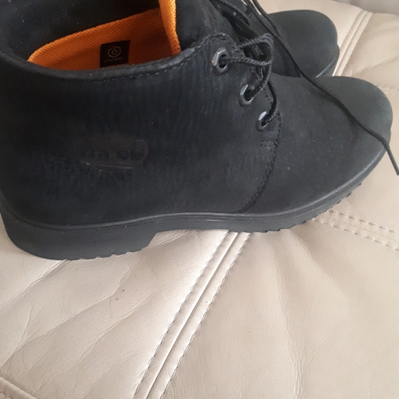Timberland Boots - Picture 1 of 3